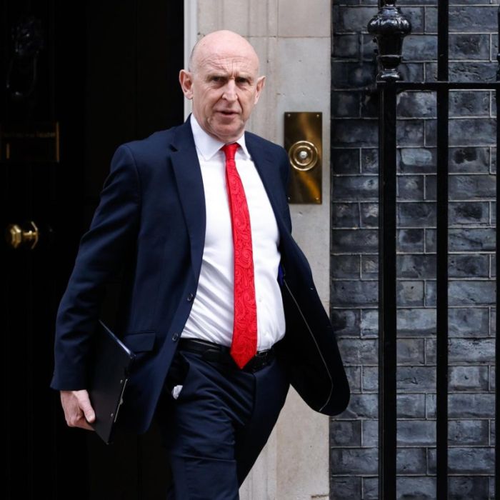 UK Defence Ministers Quit Over Spending Plan as Carns Demands a ‘New Way of Governing’