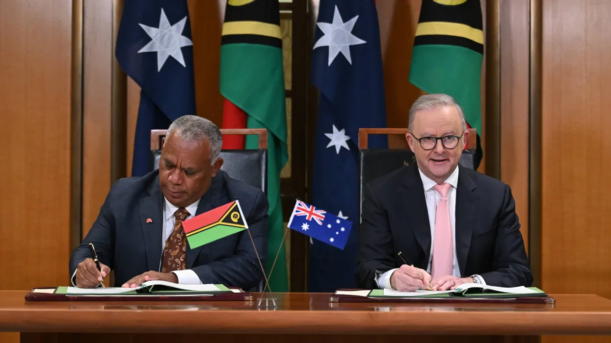 australia-and-vanuatu-sign-pact-blocking-foreign-military-bases