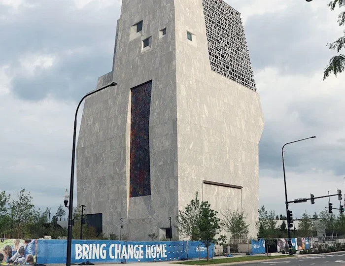 Obama Presidential Center’s Promised $470M Endowment Draws Scrutiny as Contractors Claim Millions Unpaid