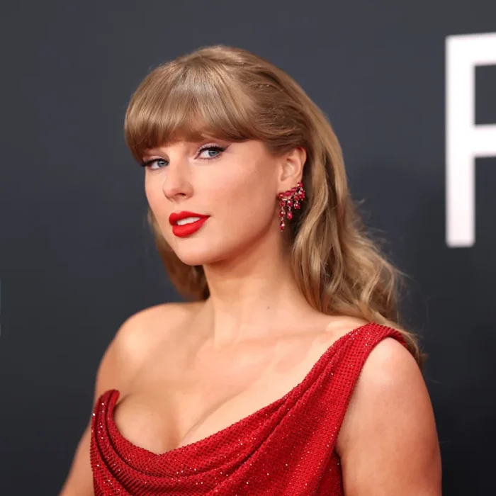 Taylor Swift Makes History as Youngest Woman Inducted Into Songwriters Hall of Fame