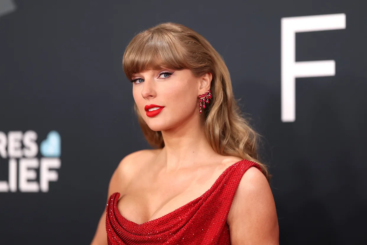 taylor-swift-makes-history-as-youngest-woman-inducted-into-songwriters-hall-of-fame