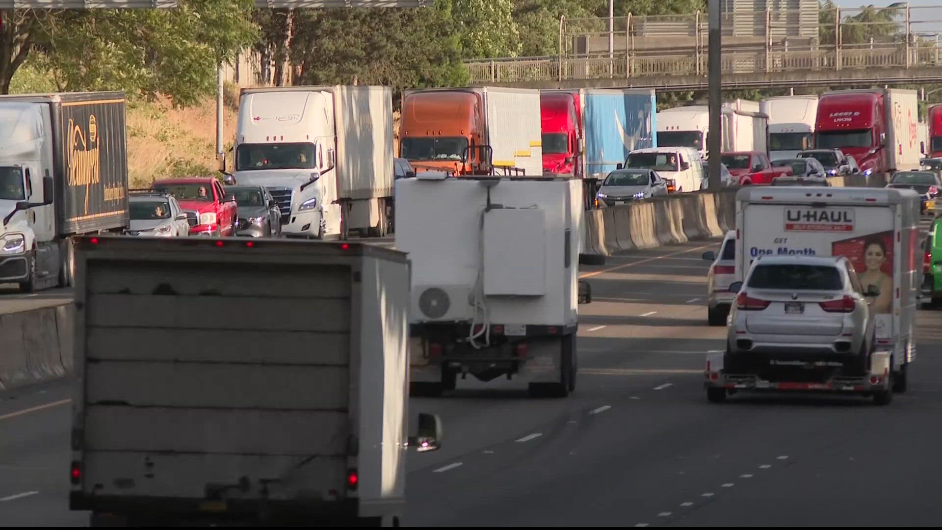 fatal-motorcycle-crash-shuts-down-i-5-southbound-in-portland-before-reopening