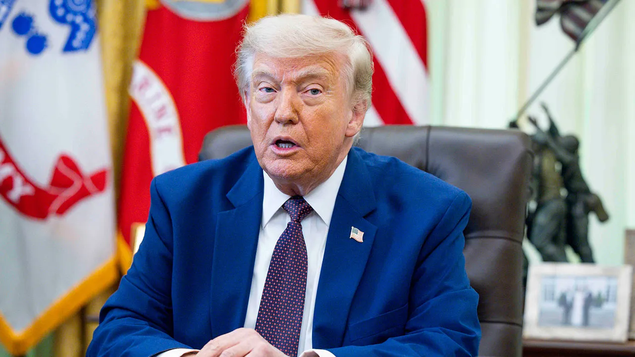 house-defies-trump-again-as-bipartisan-vote-sends-ukraine-aid-bill-to-senate