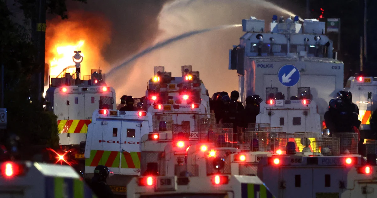 belfast-erupts-police-deploy-water-cannons-as-anti-immigrant-violence-follows-brutal-stabbing