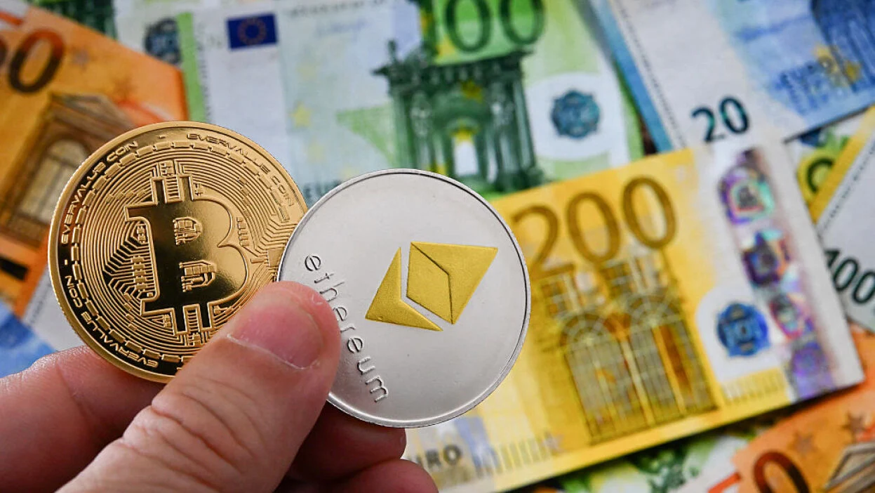 bitcoin-crashes-below-60000-wiping-out-the-entire-trump-era-rally