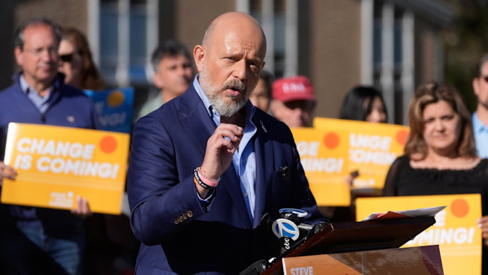 steve-hilton-trump-backed-british-former-adviser-advances-in-california-governors-race