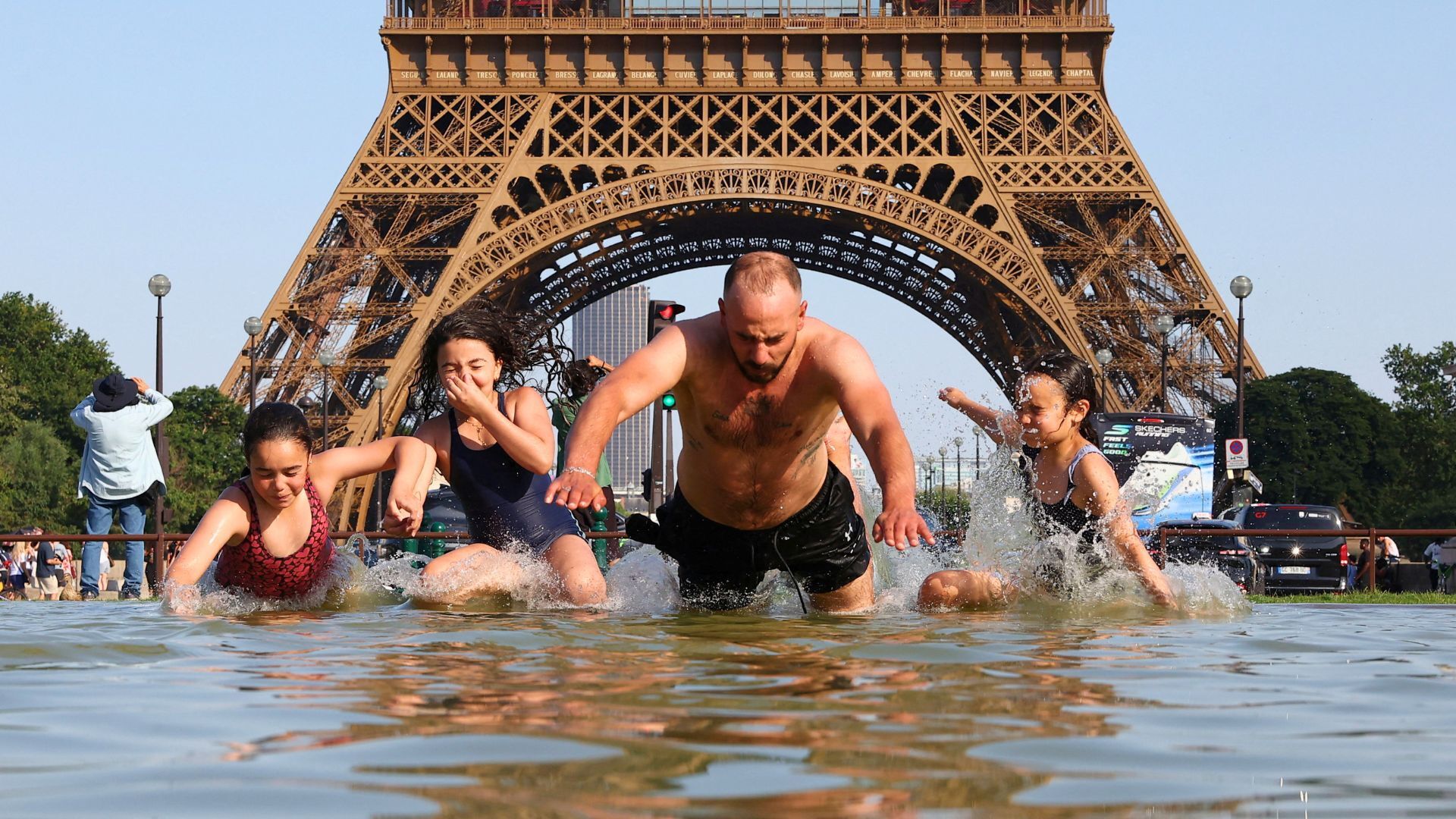 as-red-alert-heatwaves-become-europes-new-normal-investors-spot-opportunity