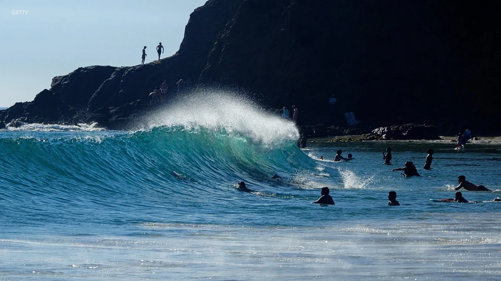 body-of-girl-swept-into-ocean-during-dangerous-laguna-beach-surf-recovered-after-24-hour-search