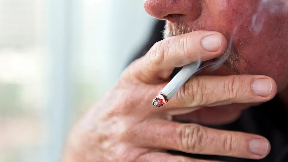 switching-from-cigarettes-to-vapes-linked-to-higher-risk-of-serious-eye-diseases-study-finds