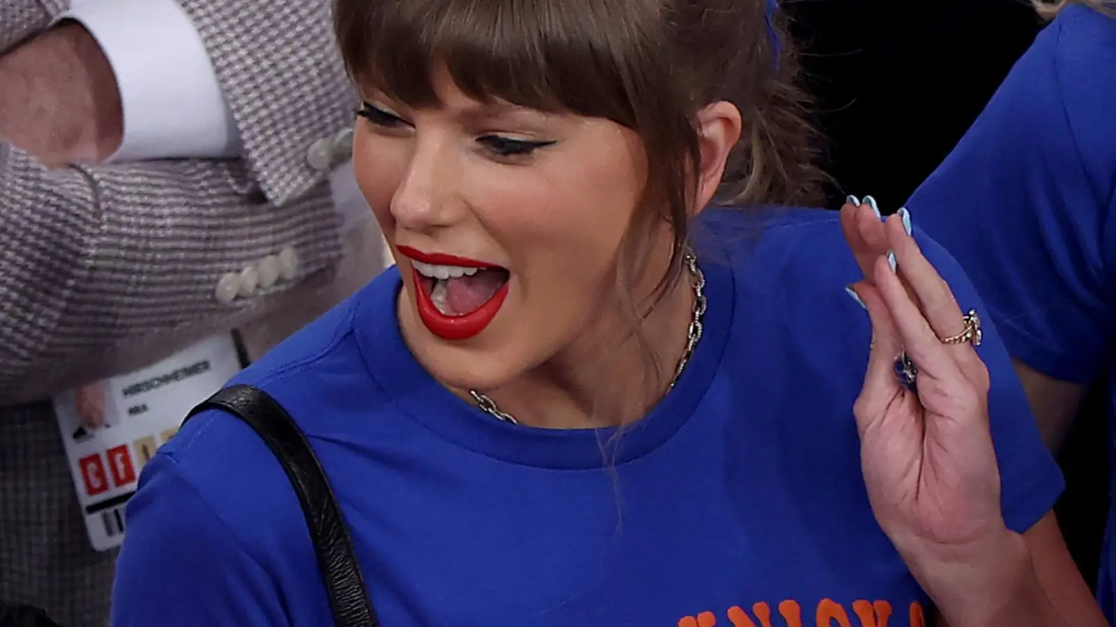 star-studded-night-at-msg-taylor-swift-leads-celebrity-crowd-for-knicks-historic-finals-comeback