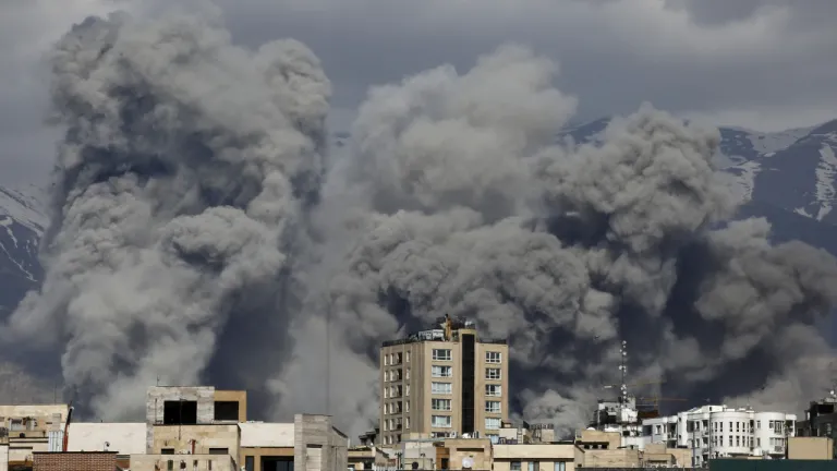 israel-strikes-military-targets-in-iran-after-missile-salvo-defying-trumps-plea-for-restraint
