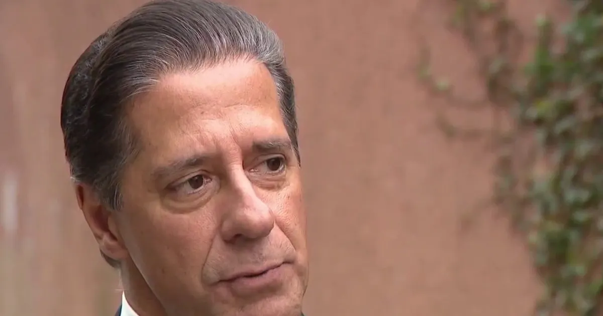 lausd-superintendent-alberto-carvalho-steps-down-as-federal-investigation-looms