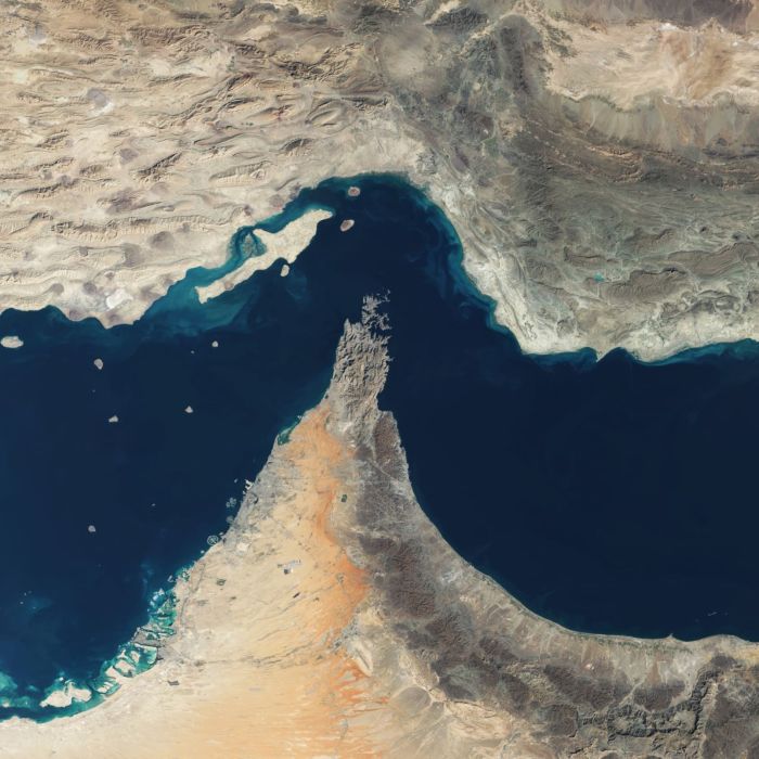 Iran Digs In on Control of the Strait of Hormuz, Setting Up a Showdown With Washington