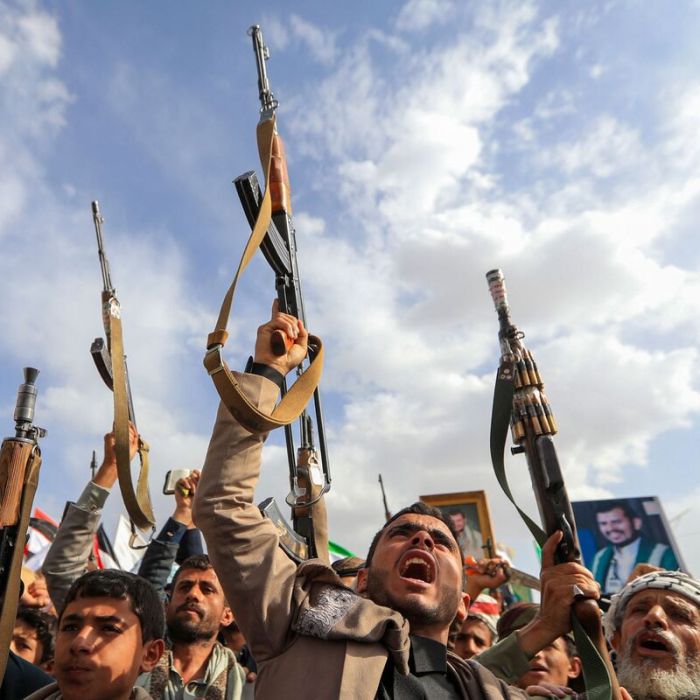 Houthis Strike Saudi Arabia as Iran Reports Its First Quiet Night in Two Weeks