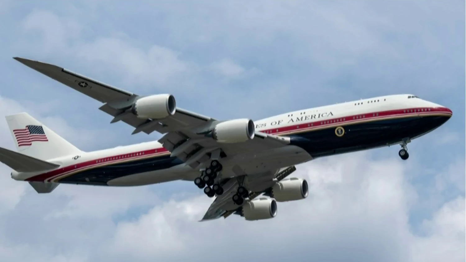 security-concerns-prompt-trump-to-fly-older-air-force-one-out-of-turkey-report-says