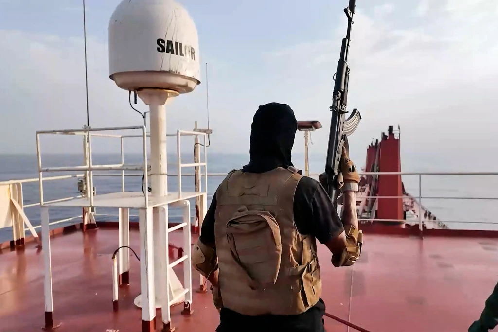 second-chokepoint-under-threat-houthi-blockade-compounds-hormuz-crisis-as-ceasefire-talks-emerge