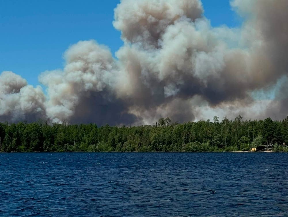 boundary-waters-shuts-down-as-wildfires-tear-through-northern-minnesota