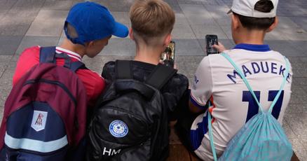 France Locks Under-15s Out of Social Media in Europe’s First Blanket Ban