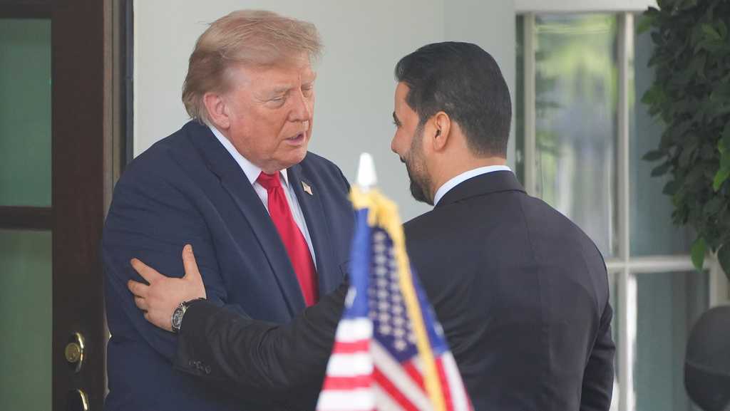 iraqs-pm-walks-a-tightrope-honoring-khamenei-one-week-dining-with-trump-the-next