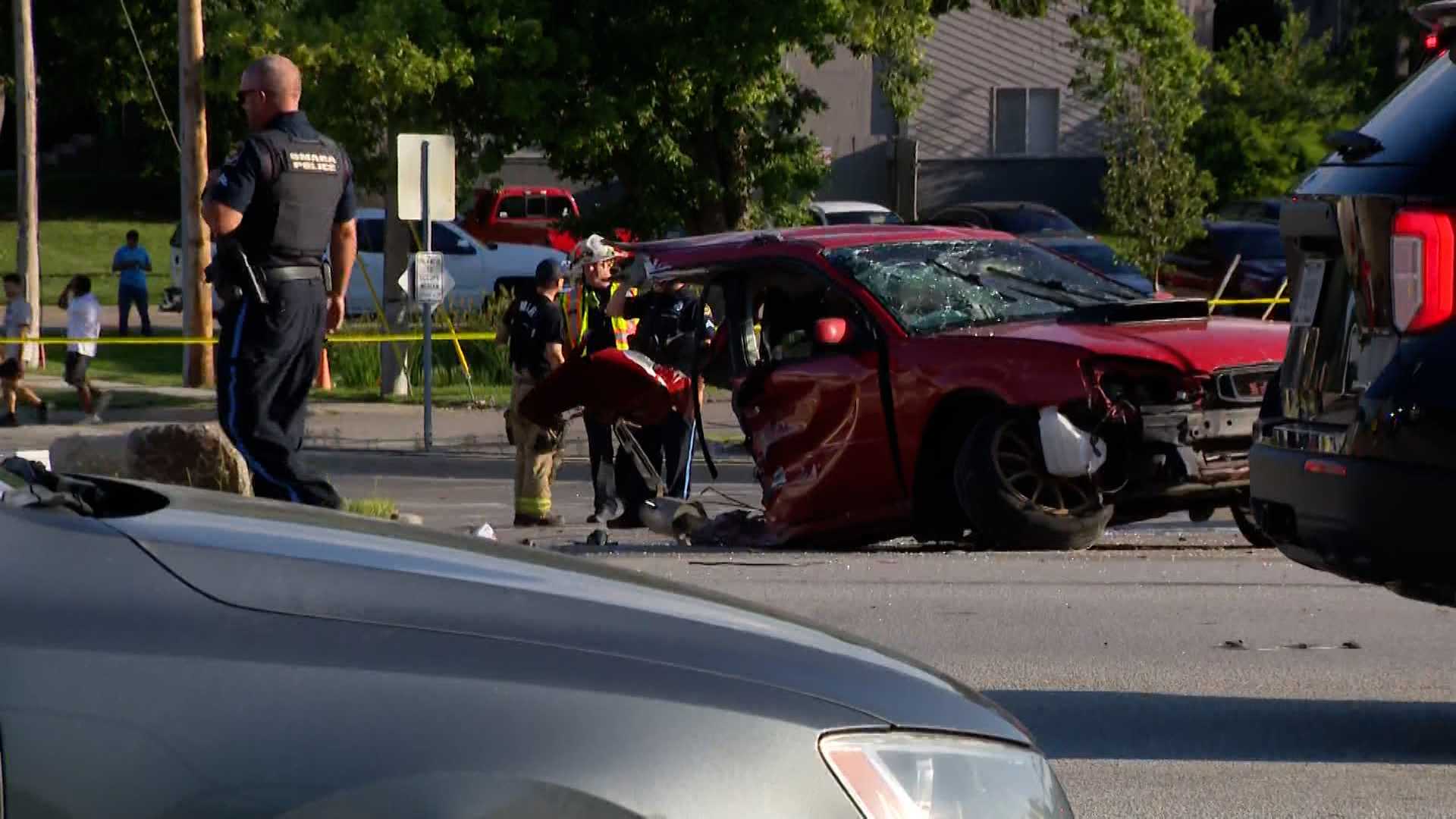 two-young-children-hospitalized-after-omaha-intersection-crash