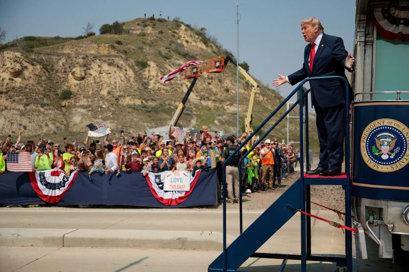 small-town-excitement-in-medora-as-crowds-gather-hoping-to-see-president-trump