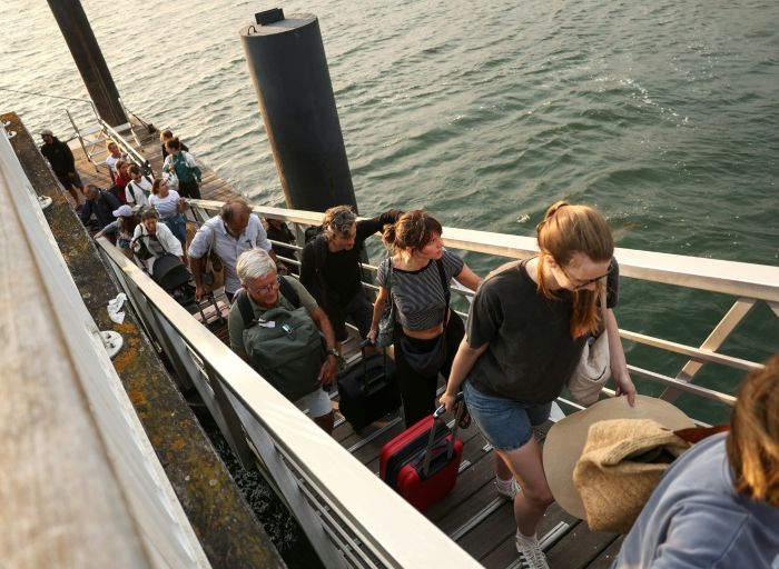 Boats Become Escape Routes as Wildfires Force Mass Evacuations Across France and Spain