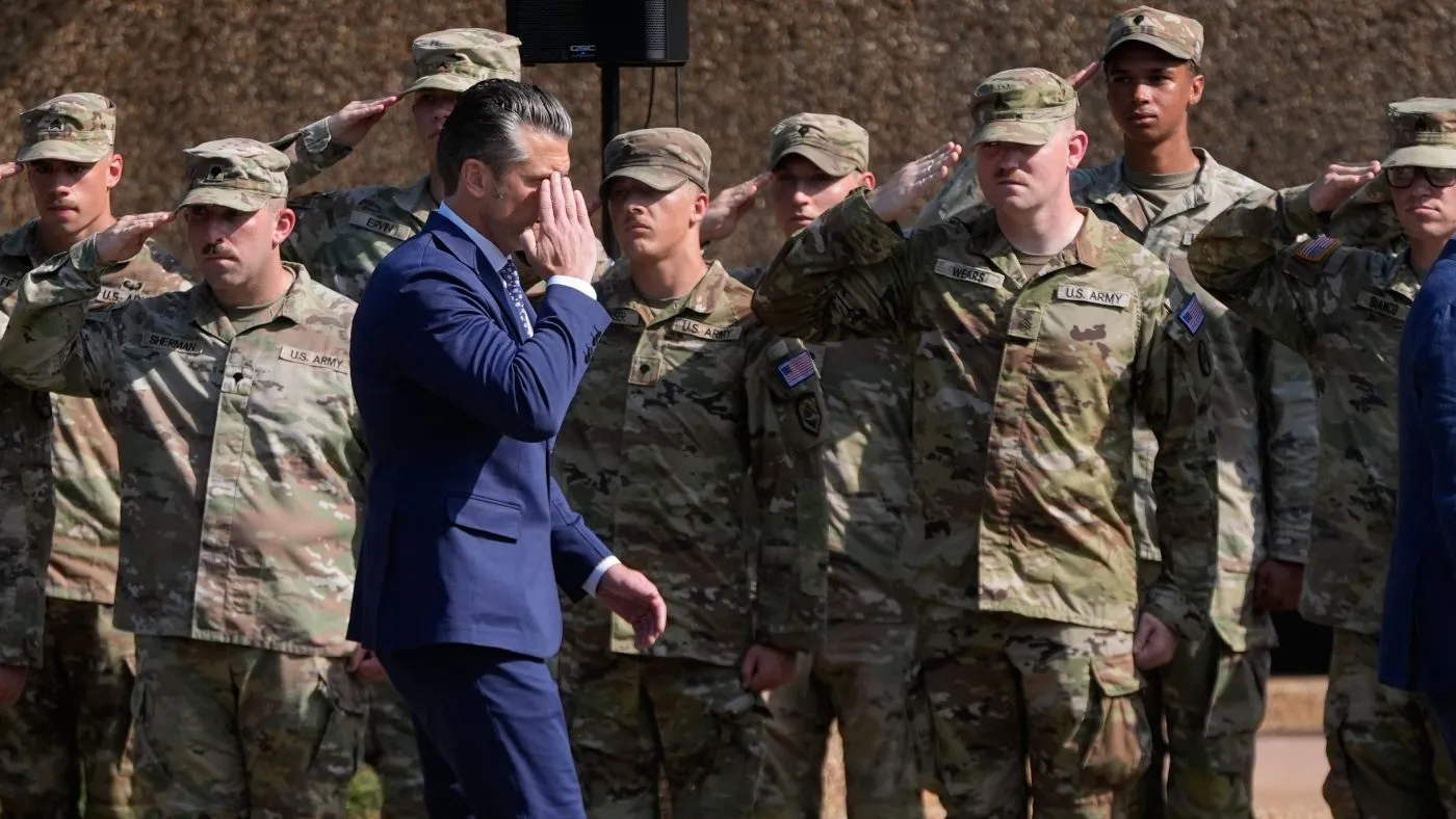 hegseth-brands-hecklers-ingrates-as-trump-officials-rally-behind-national-guard-in-dc