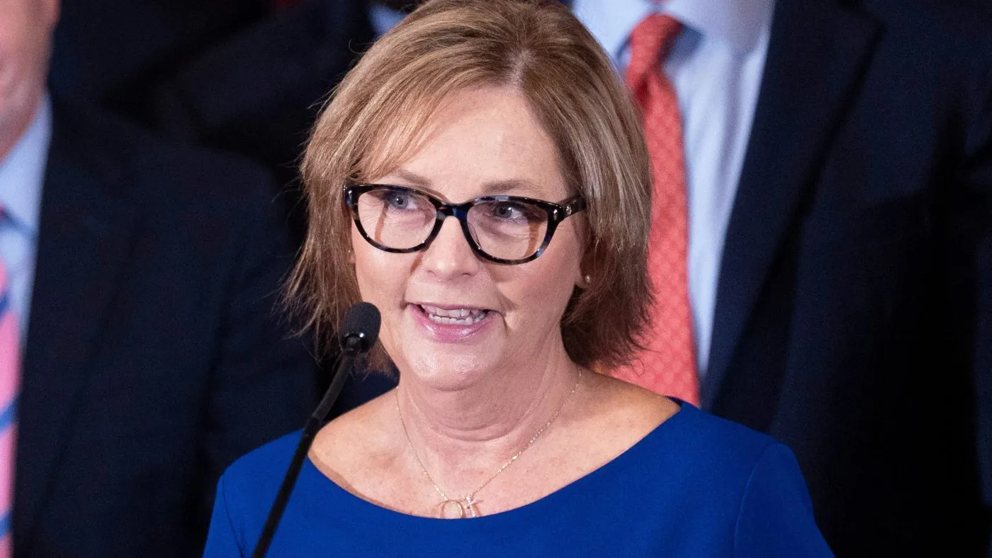 lindsey-grahams-sister-darline-graham-nordone-sworn-in-to-fill-his-senate-seat