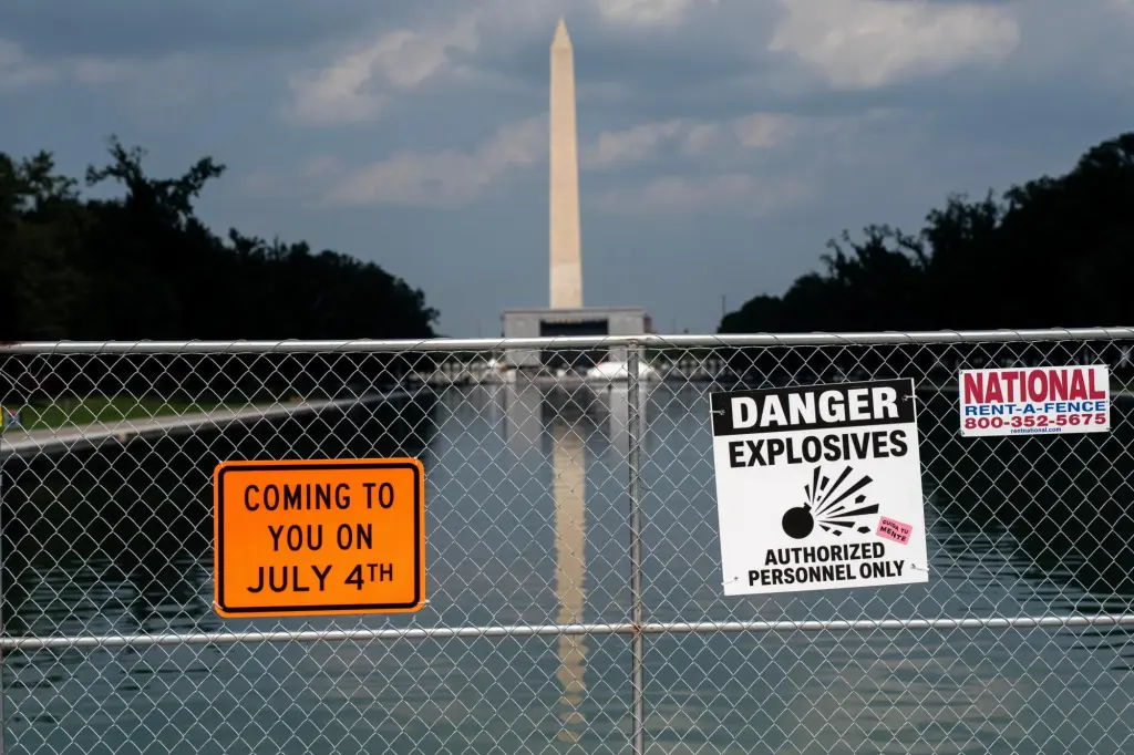 olympic-canoeist-charged-over-lincoln-memorial-reflecting-pool-vandalism-or-political-theater