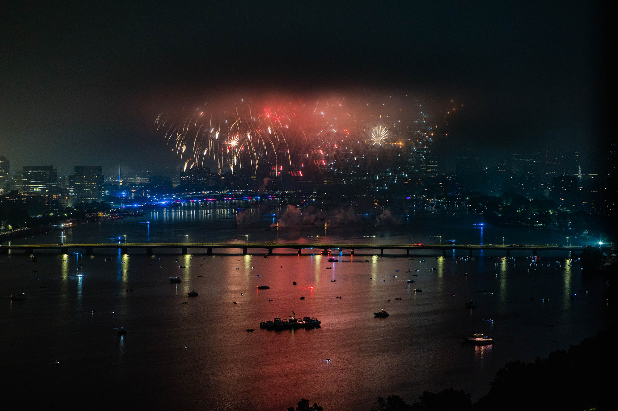 storms-force-dramatic-evacuation-at-bostons-beloved-july-4th-fireworks-spectacular