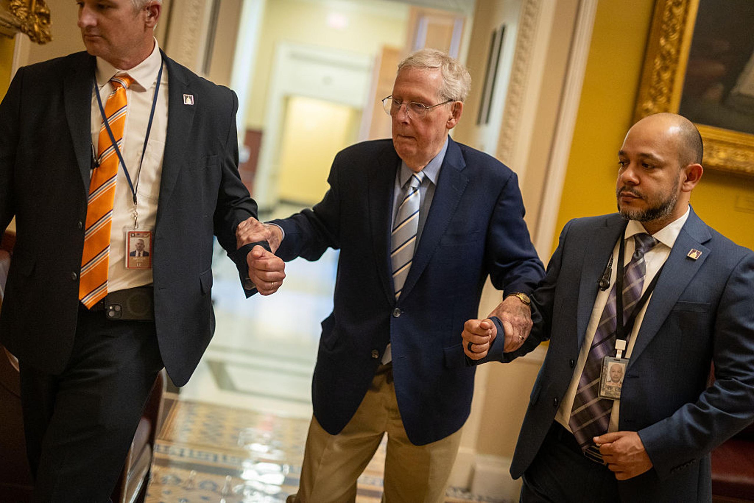 four-weeks-in-silence-the-mounting-questions-around-mitch-mcconnells-hospitalization