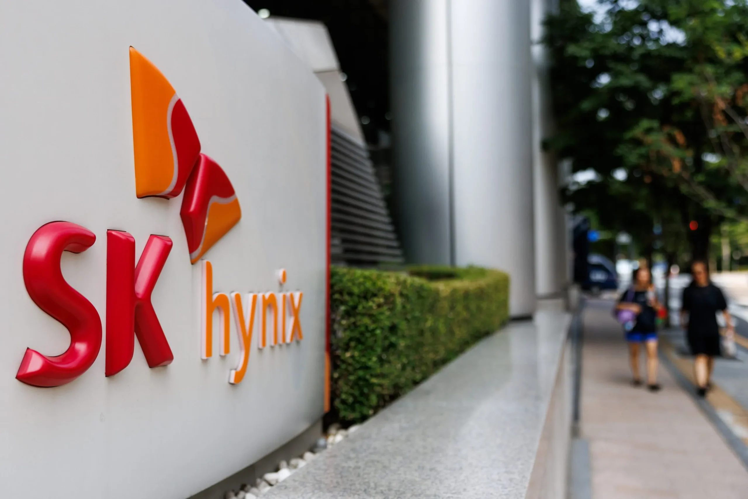 sk-hynixs-big-u-s-debut-becomes-a-major-test-of-investor-faith-in-the-ai-boom
