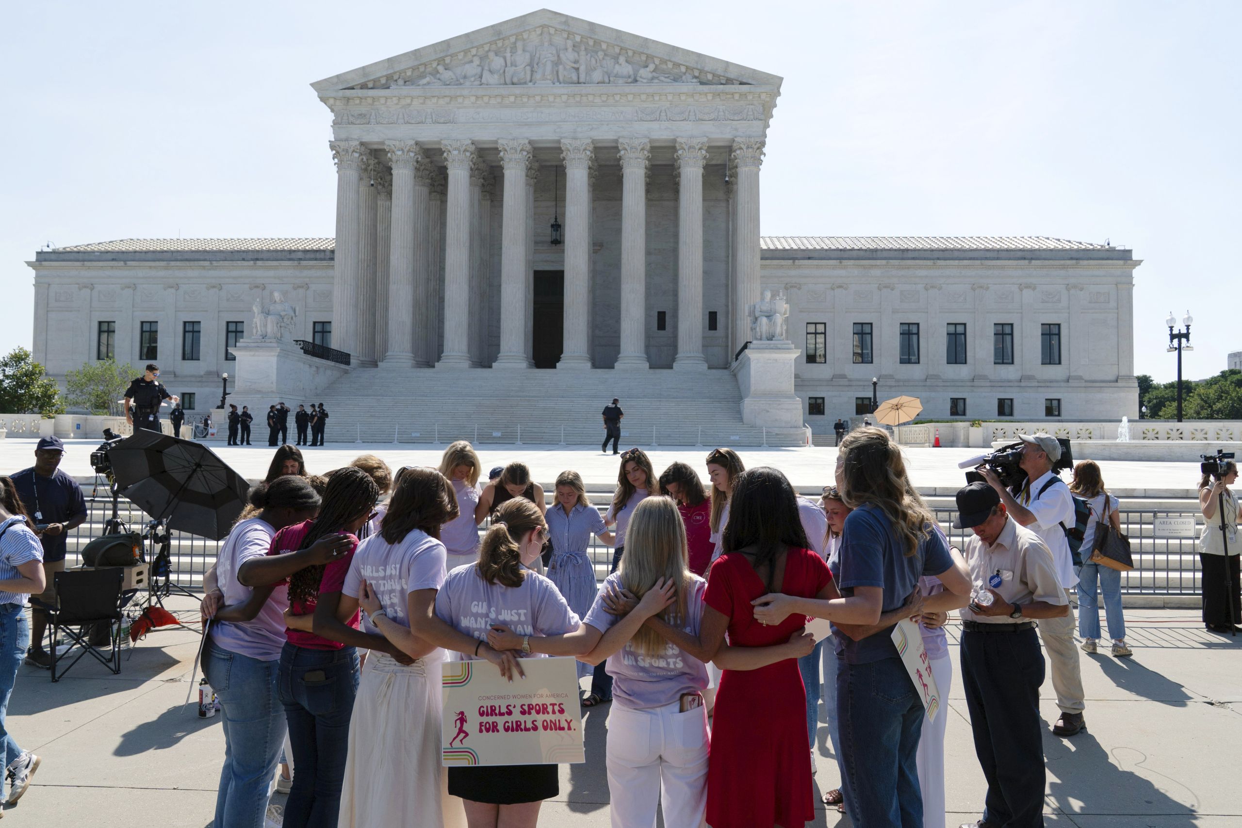 the-supreme-court-ruled-against-trans-athletes-but-the-trump-administration-wants-to-go-even-further