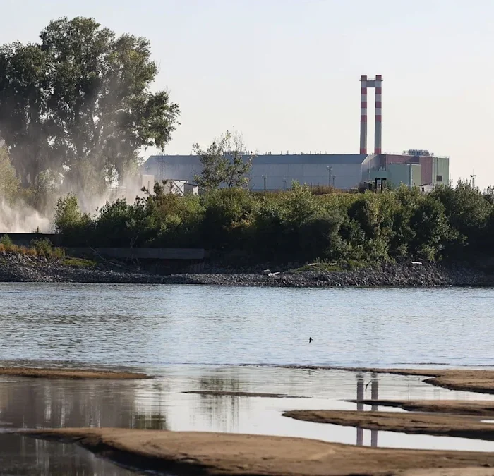 Thirty-One Centimetres: How a Shrinking Danube Switched Off Hungary’s Nuclear Power