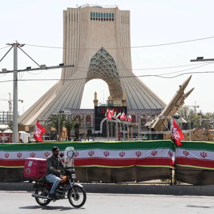 Tehran Says Washington Is “Stuck” as Both Sides Pause Strikes in a Widening War