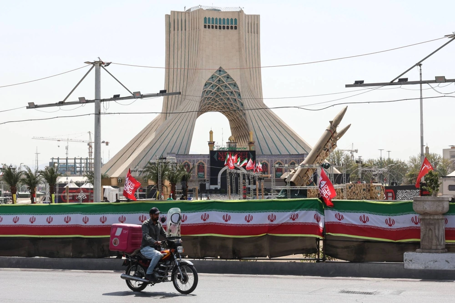 tehran-says-washington-is-stuck-as-both-sides-pause-strikes-in-a-widening-war