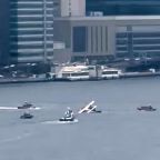 Seaplane Makes Terrifying Hard Landing in NYC's East River, Eight Passengers Escape Safely 9 Seaplane Makes Terrifying Hard Landing