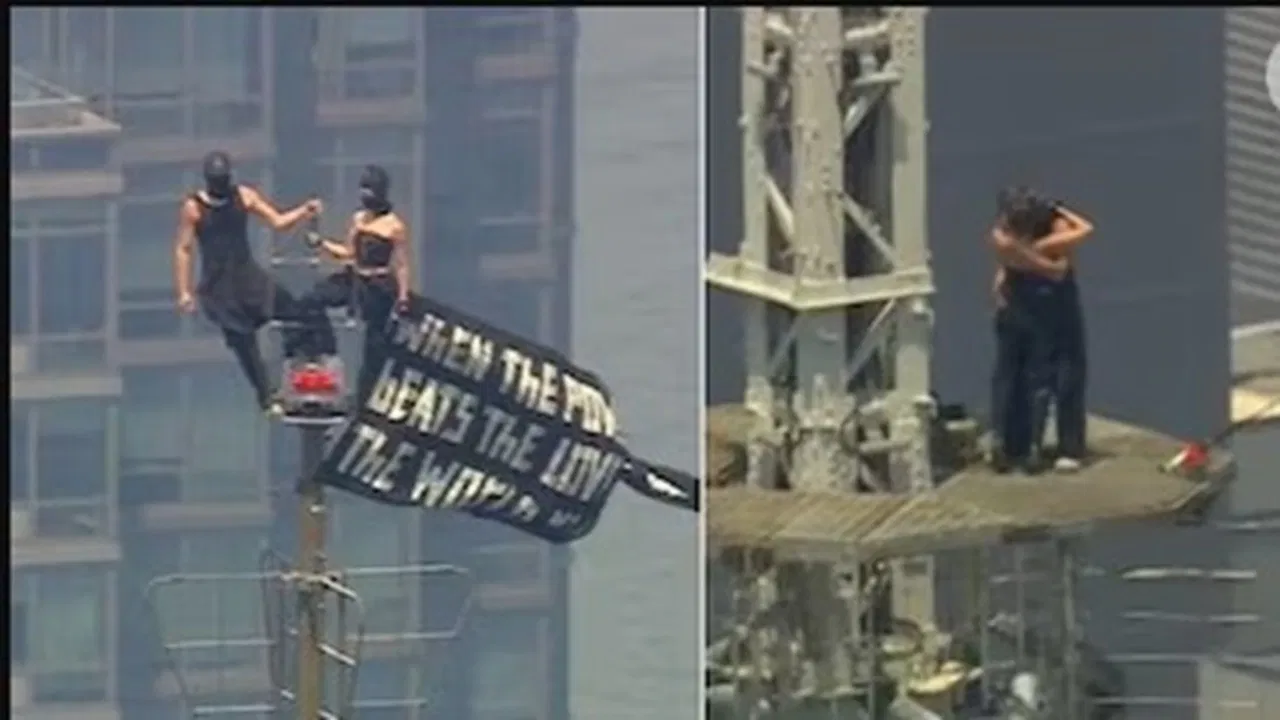 russian-daredevil-couple-arrested-after-empire-state-building-climb-and-rooftop-proposal