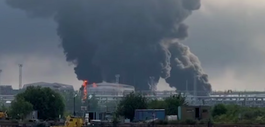 ukraine-strikes-russian-oil-terminals-near-st-petersburg-in-bold-long-range-assault