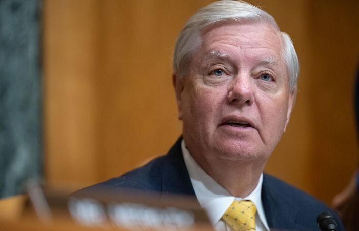 Trump Says FBI Is ‘Wasting Their Time’ Investigating Lindsey Graham’s Death
