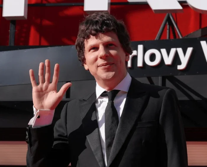 Jesse Eisenberg Distances Himself From Mark Zuckerberg: “I Don’t Want to Live in That World”