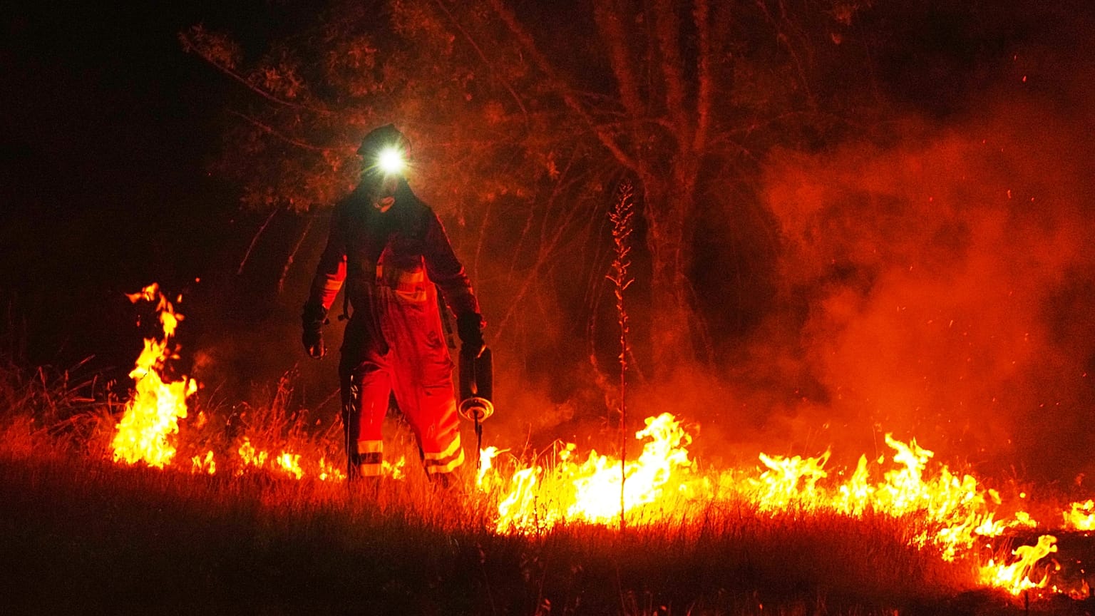 spains-evacuees-head-home-as-a-fourth-heatwave-threatens-to-undo-the-progress