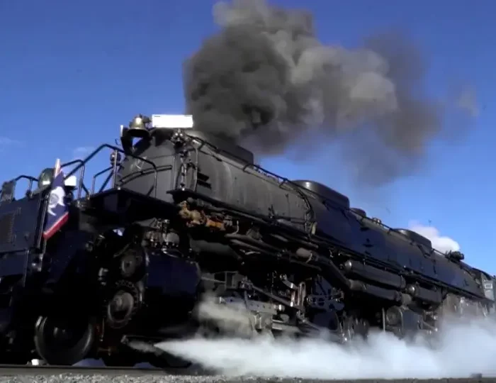 Big Boy Steam Locomotive Draws Massive Crowds as It Rolls Into South Philadelphia