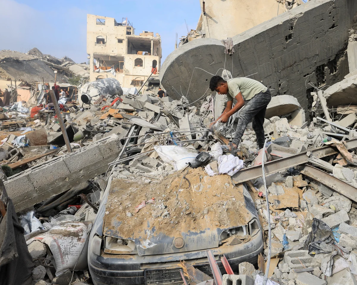 israeli-strikes-continue-in-gaza-days-after-disarmament-deal-announcement