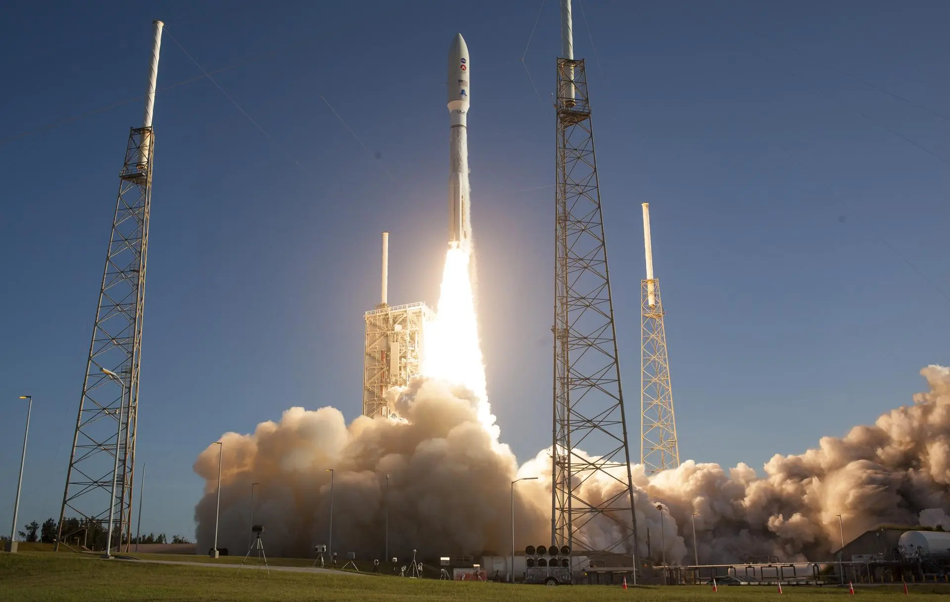 new-us-space-policy-targets-1000-launches-a-year-and-a-third-heavy-lift-spaceport