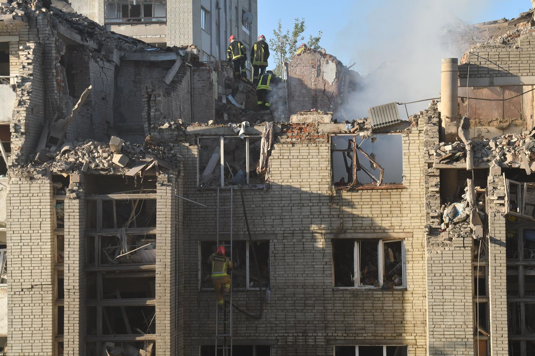 ballistic-missiles-strike-kyiv-residential-districts-killing-nine-as-interceptor-shortage-deepens