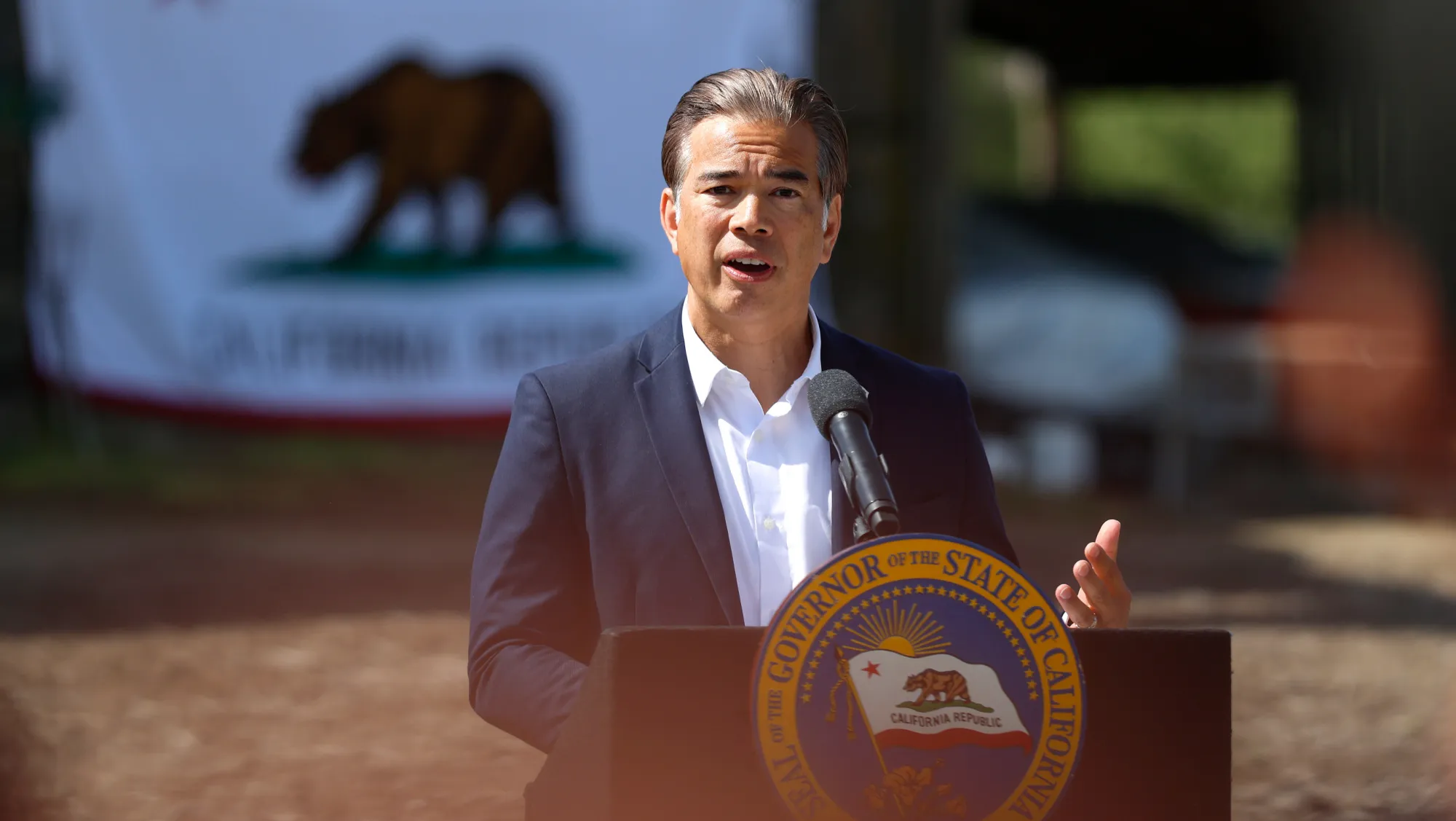 stop-playing-games-teamsters-break-from-hollywood-unions-over-paramounts-merger-tactics