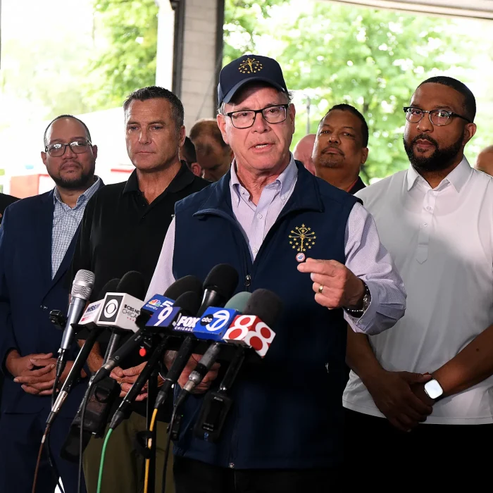 Chicago Area Storm Recovery Drags On as South Suburbs Plead for Federal Help and Indiana Struggles in the Dark