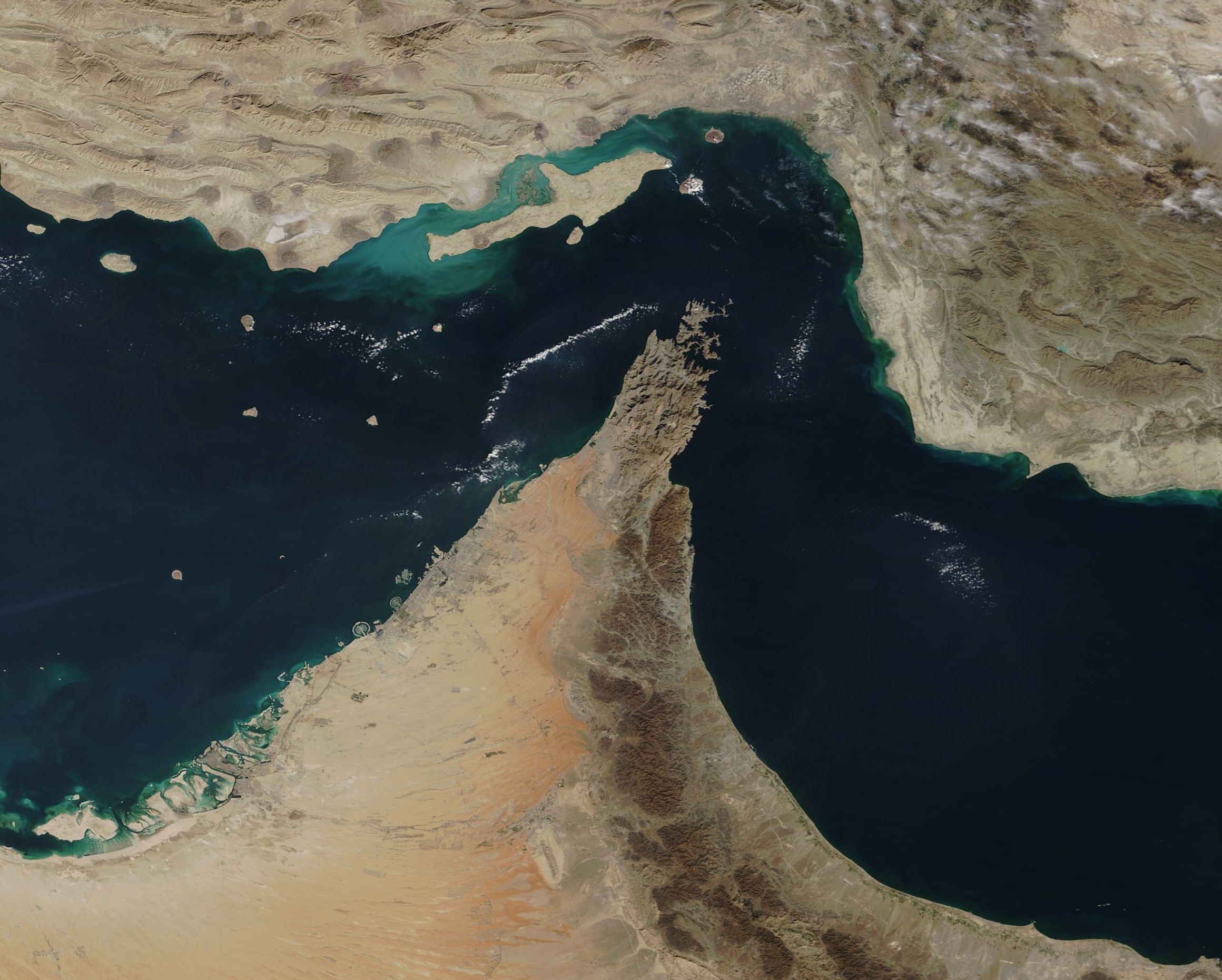 vessel-struck-near-oman-as-iran-keeps-the-strait-of-hormuz-sealed