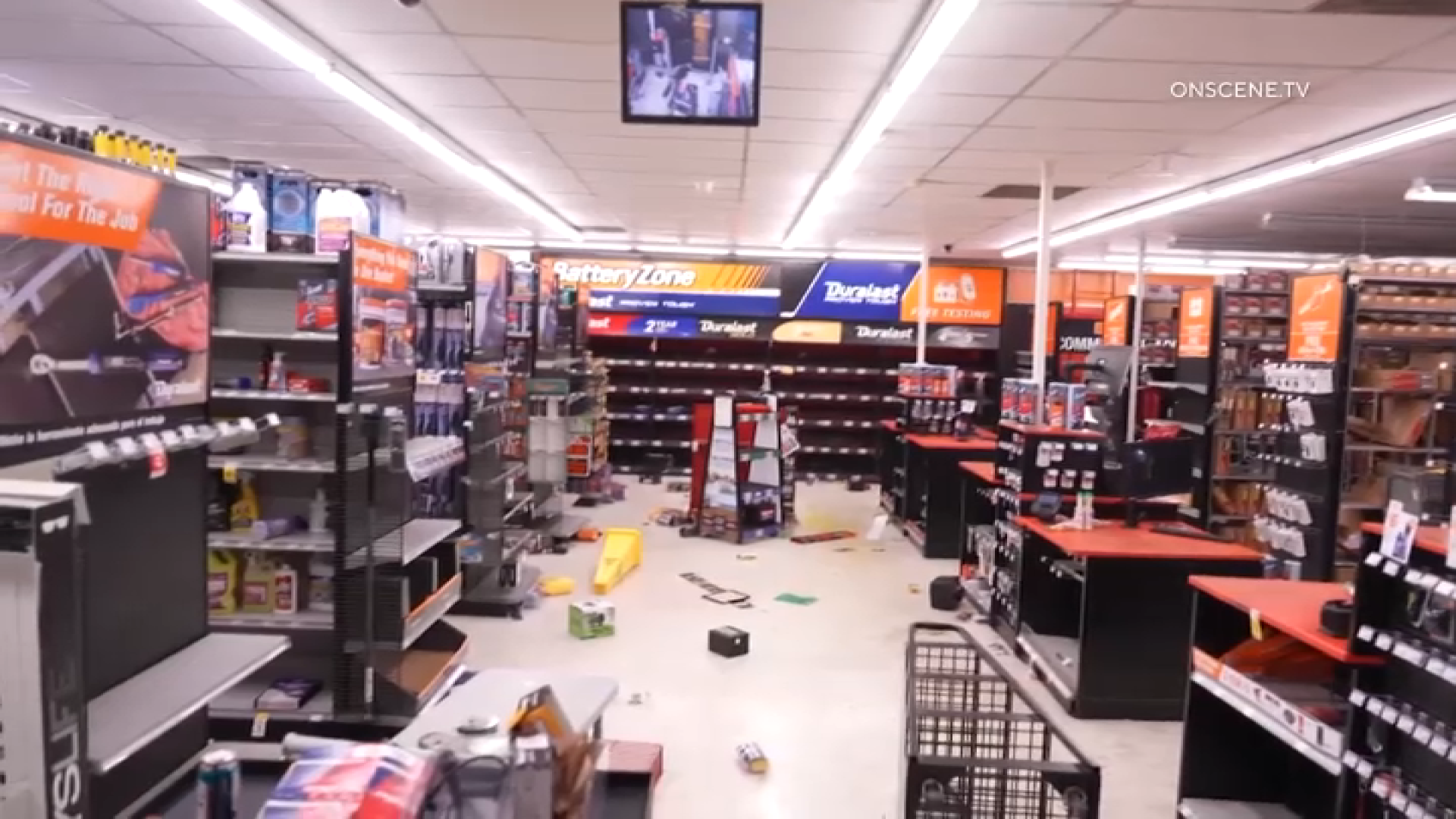 chaos-as-cover-bellflower-business-looted-while-150-cars-blocked-the-street